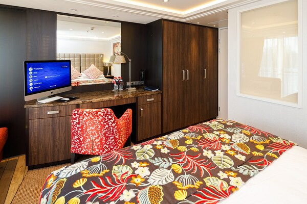 AmaWaterways AmaKristina Accommodation Cat BA 3.jpg